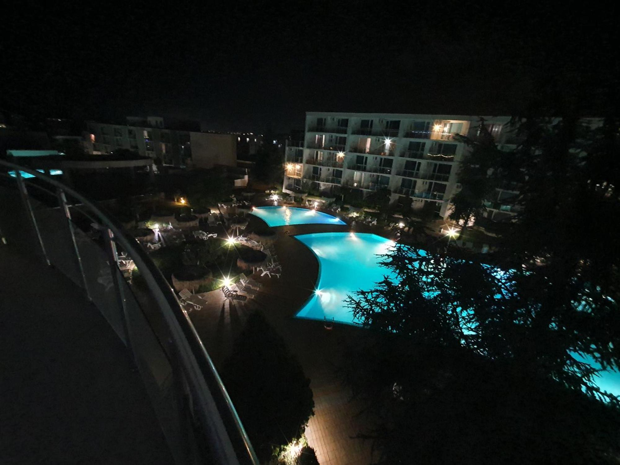 Elena'S Lux Aparthotel - Town & Sea View - Atlantis Spa Sarafovo Extérieur photo