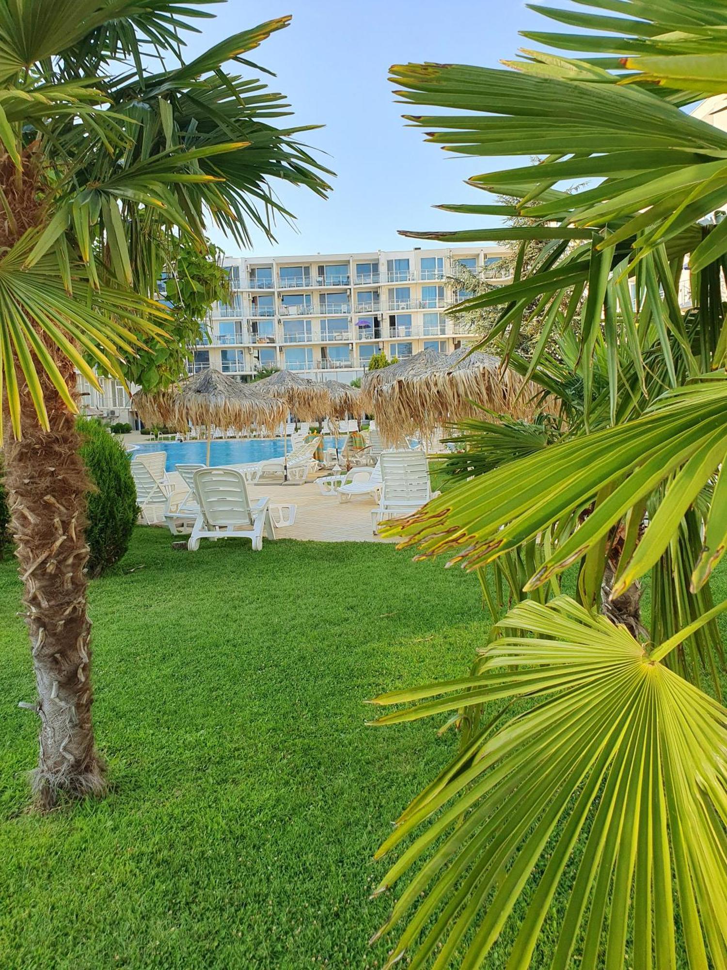 Elena'S Lux Aparthotel - Town & Sea View - Atlantis Spa Sarafovo Extérieur photo