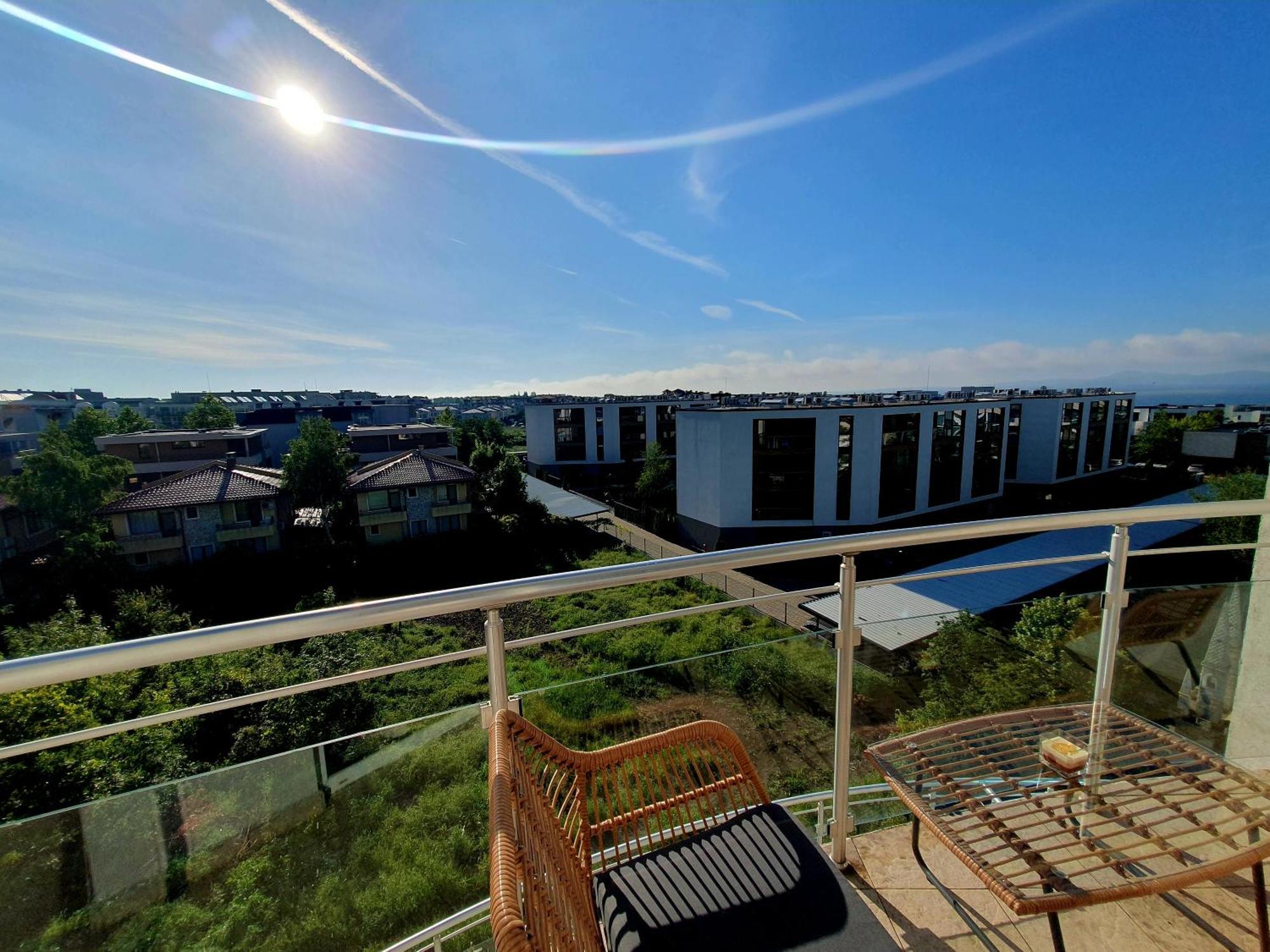 Elena'S Lux Aparthotel - Town & Sea View - Atlantis Spa Sarafovo Extérieur photo